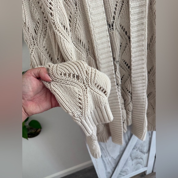 Old Navy Women's Beige Cardigan - Picture 2 of 12